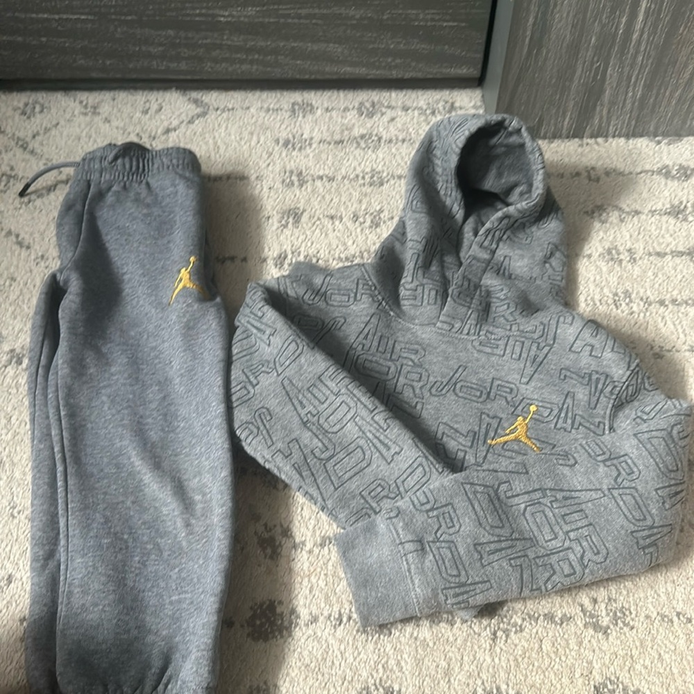 Nike Jordan  boys sweatsuit